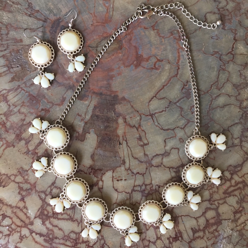 Cream and Gold Statement Necklace & Earrings